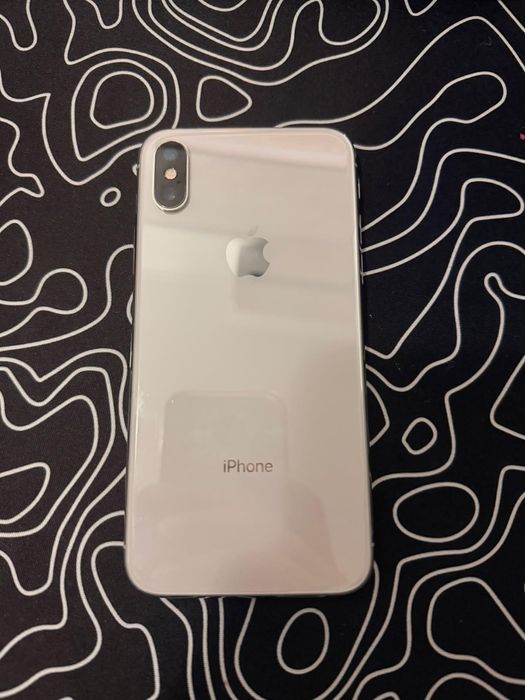 Продаю iphone X, в хорошем состоянии