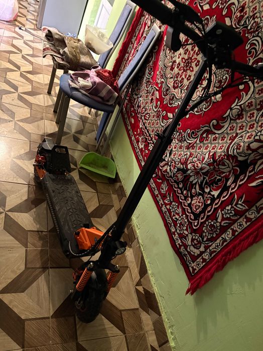 Vând trotinetă electrică