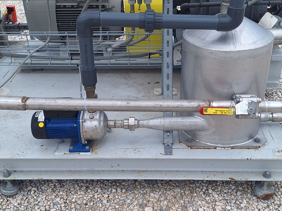 Вакуум помпа с воден пръстен