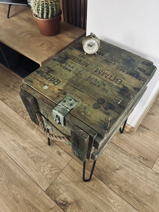 Уникална масичка милитари сандък