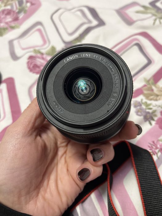 Фотоапарат Mirrorless Canon EOS R100 + Обектив RF-S 18-45мм + чанта