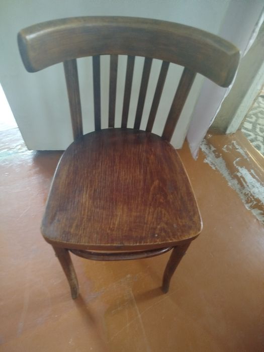 Стулья со спинкой