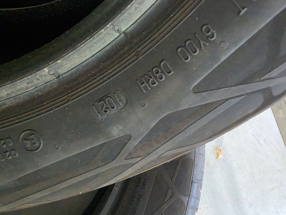 2 бр летни  225/55/17 Continental