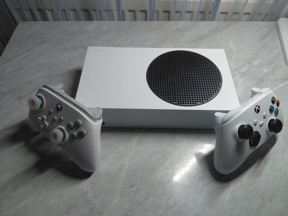 Vând Xbox Series S 1TB, stare impecabilă