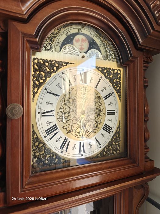 Ceas vintage cu pendulă de podea (Grandfather clock) - lemn masiv sculptat