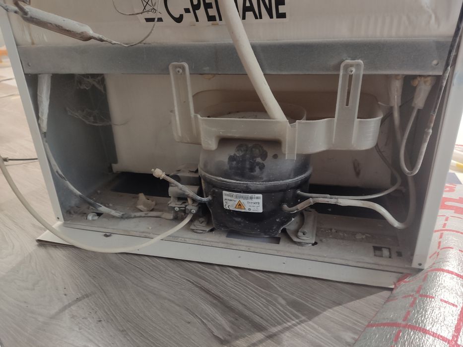 Холодильник Indesit