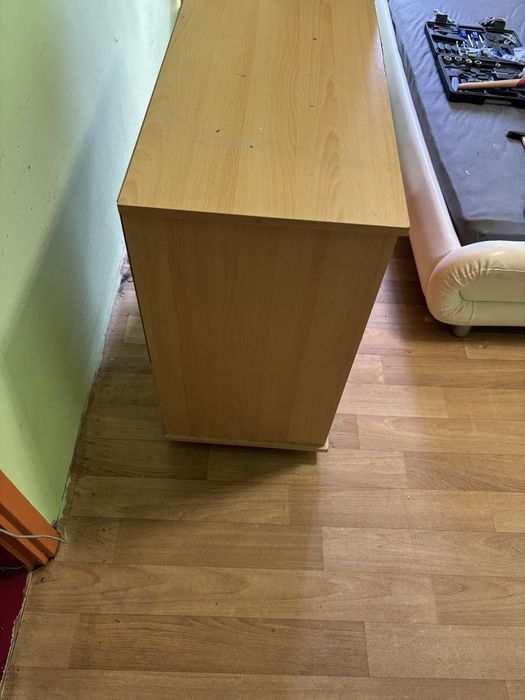 Скрин за продажба