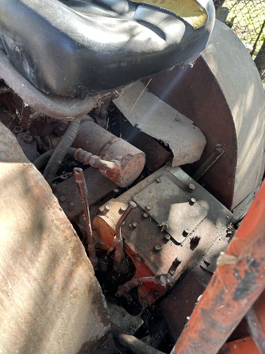 Продава се мини тракторче