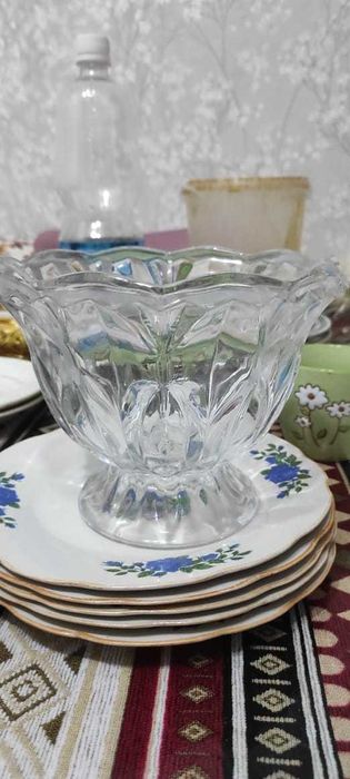 Продам красивую вазу