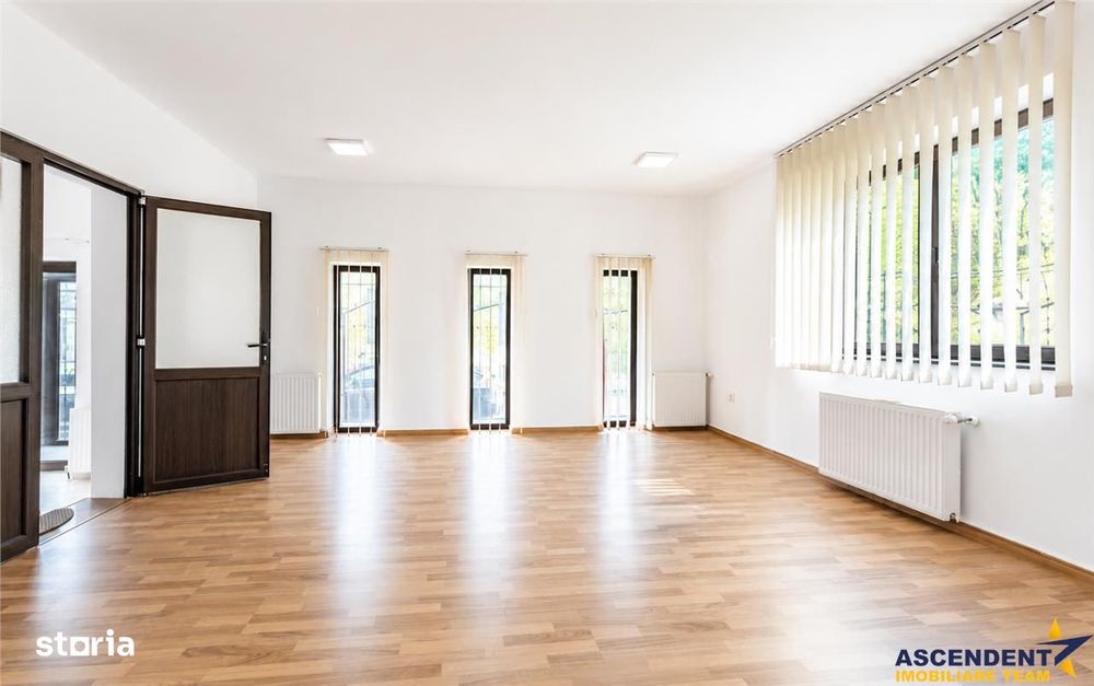 Spatiu versatil ultracentral, 125 mp, curte, parcare, clasa A, Brasov