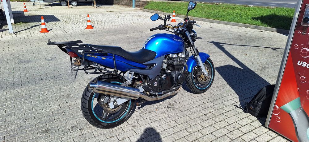 Kawasaki ZR-7 750 cm3