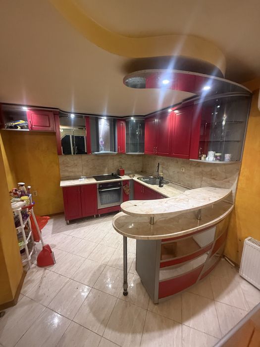 Цяла кухня с оборудването