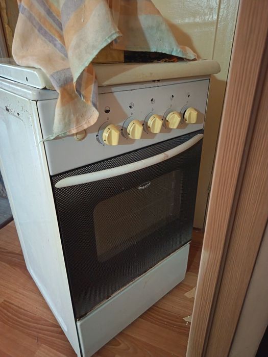 Продам газовую плиту