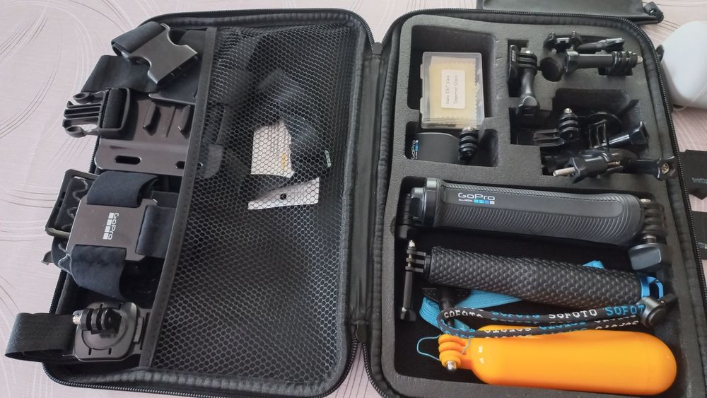 Продам экшен камеру  Gopro 8.
