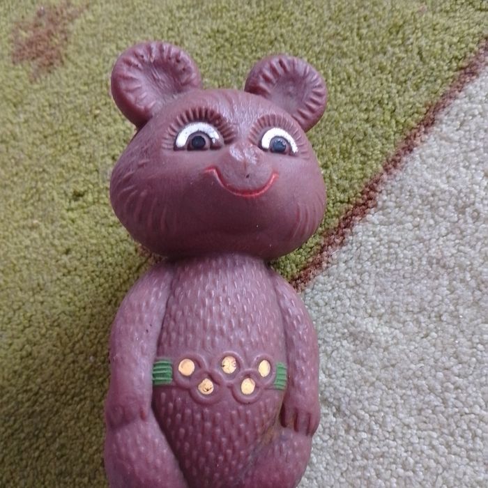 Кафяво гумено олимпийско мече