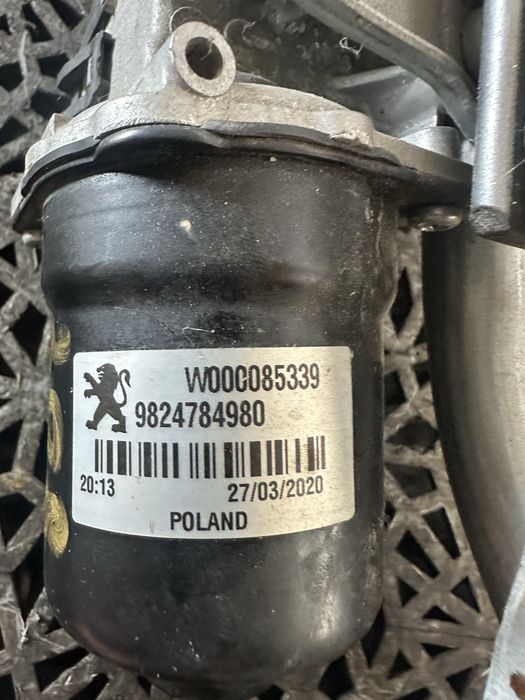 Ansamblu stergatoare cu motoras Peugeot 208 cod 9824784980