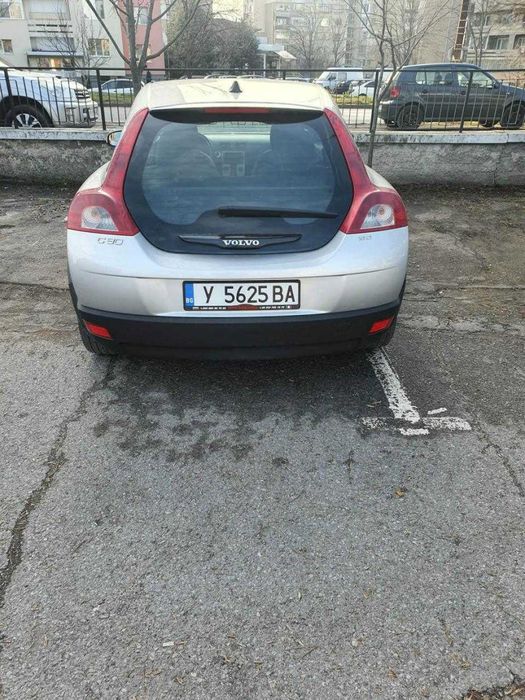 Продавам Volvo C30 1.6 109 к.с дизел
