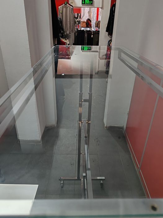 Suporți haine,rafturi