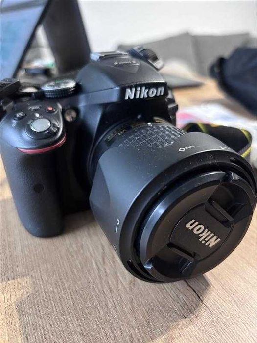 Фотоапарат Nikon D5300 с аксесоари
