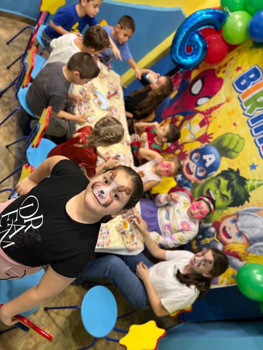 Детски Клуб Шарен Свят - Организиране на рожден ден, имен ден и погачи