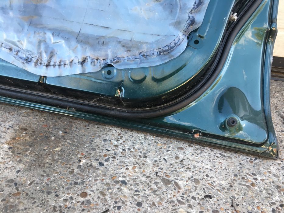 Usa Dreapta Fata Toyota LandCruiser J90. Model Scurt3usi.