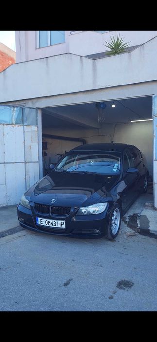 Продавам е90 320