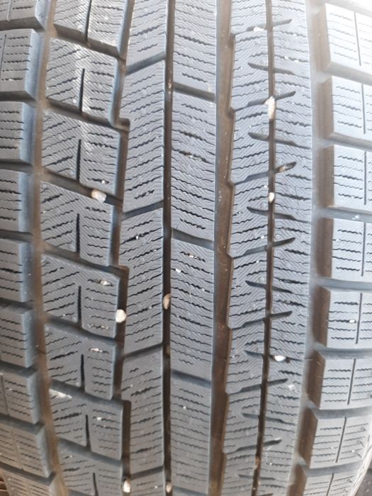 Продам шины 235/45/18 якогама