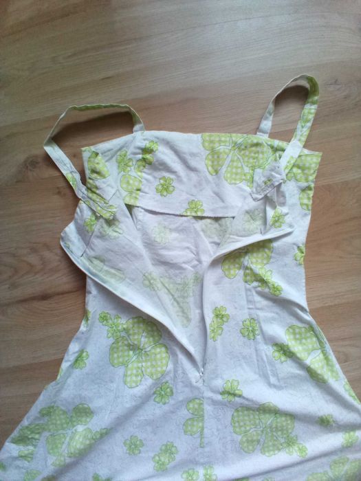 Продавам бяла лятна рокля