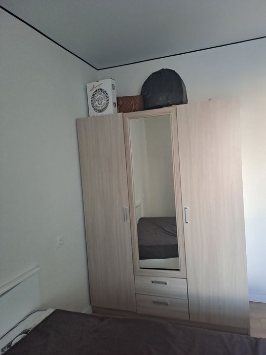 Срочно поодается шкаф в спальню