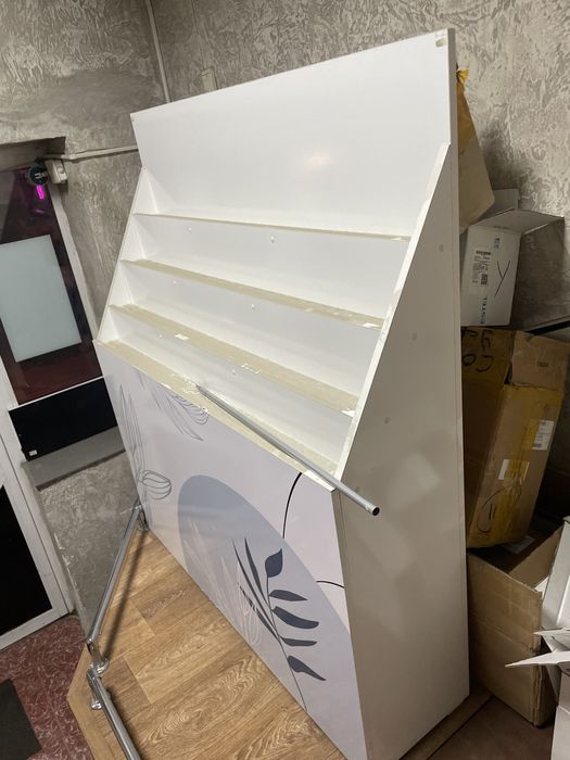 Тумбы витрины