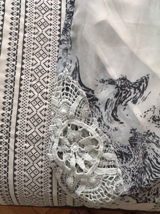 Лека лятна рокля на марката Guess