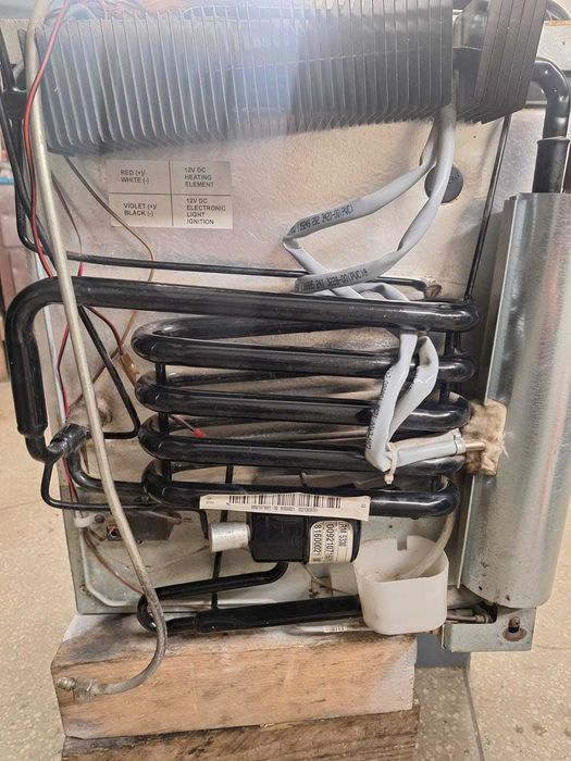 Frigider auto dometic RM5330