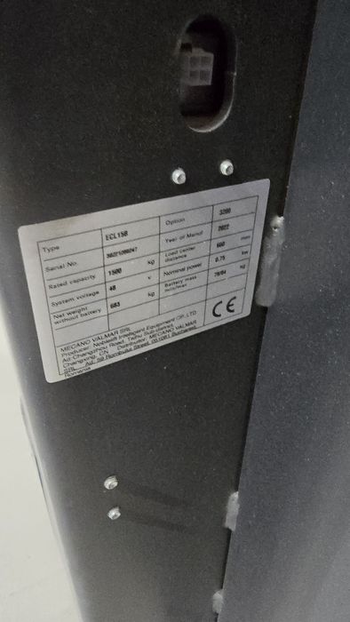 Stivuitor electric Valift 1500 kg, ridicare 3200 mm, 49 ore functionare, intră pe ușă 2 m, deplasare si ridicare full electrice, charger integrat