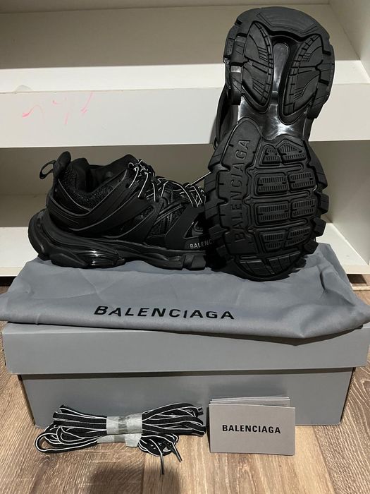 Vând Balenciaga track full black