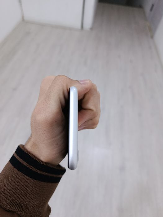 iPhone 8 64GB 86%