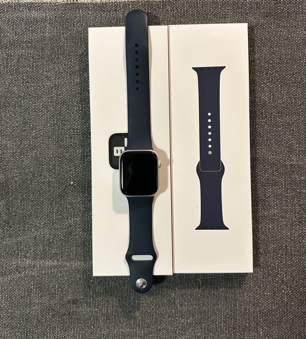 Apple Watch  SE  ( Gen 2)  44 mm  GPS  Silver