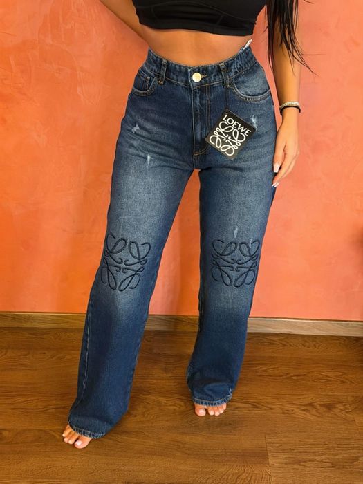 Blugi Loewe noi cu eticheta