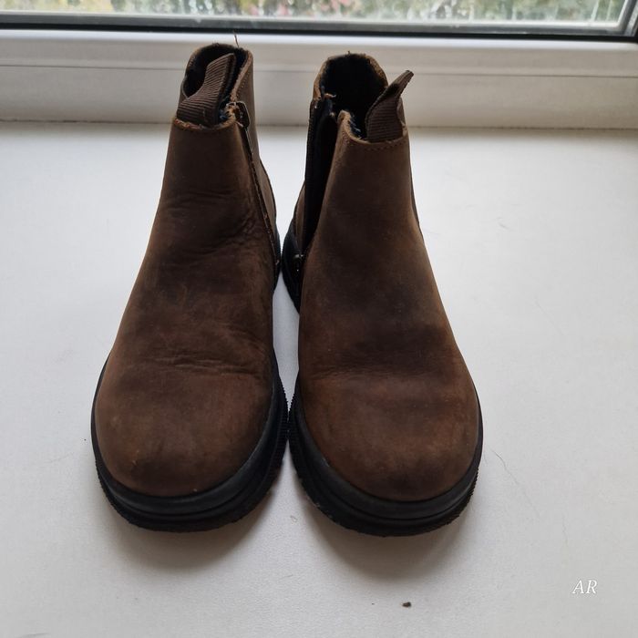 Продам обувь детскую