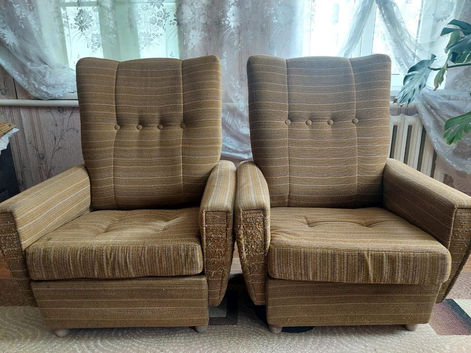 Продам срочно 2 кресла