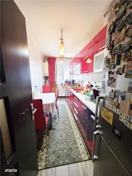 Apartament 4 camere, zona Astra