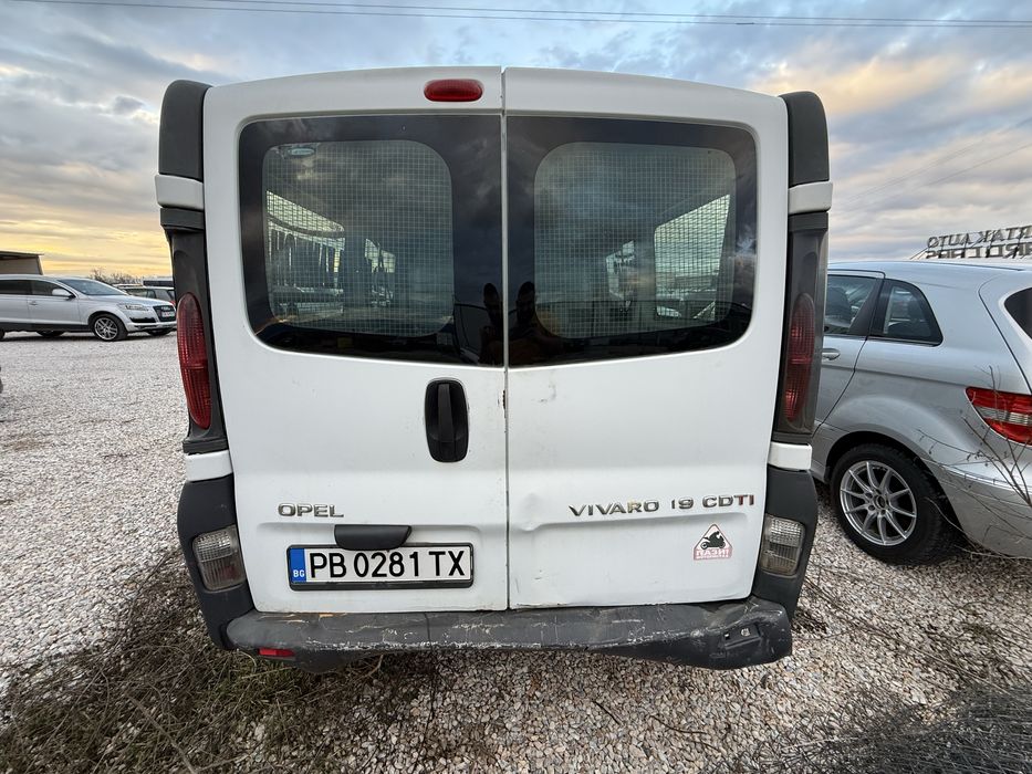 Opel Vivaro 1.9D* 2008г* ТОВАРЕН* Външни Забележки*