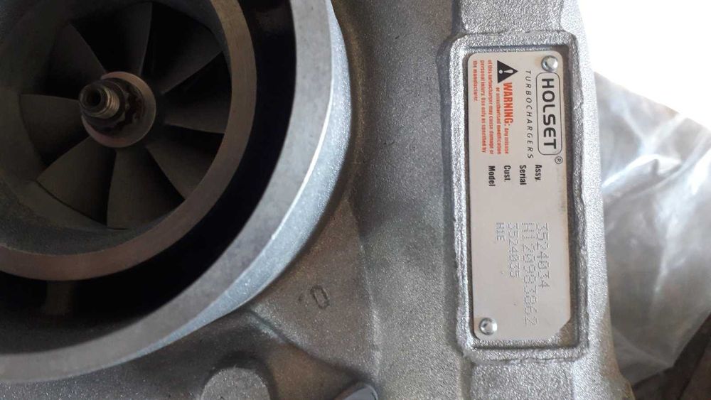 Трактор Case 7240 / 7230 Турбо компресор - оригинален нов