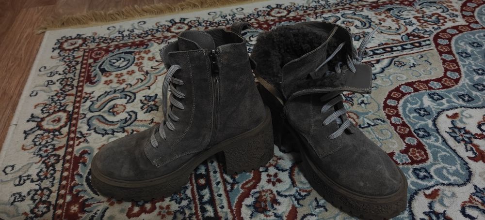 Продам женскую обувь