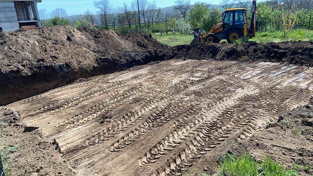 Услуга с багер jcb 1cx, jcb 3cx, валяк, самосвали, малък багер