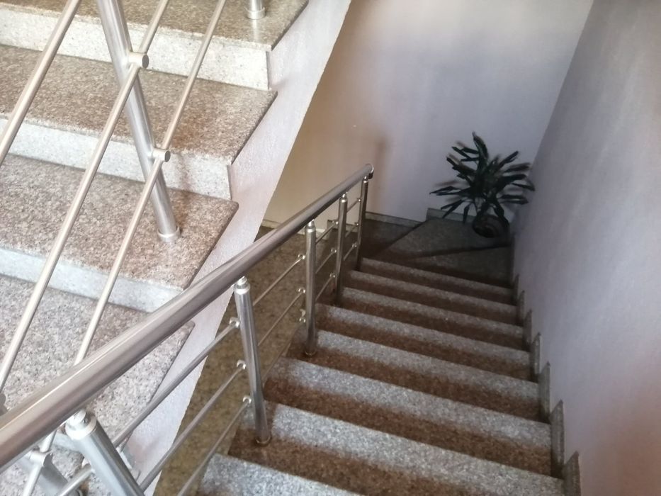 Продавам етаж от кооперация с акт 16 в гр.Петрич