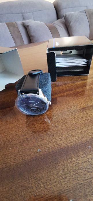 Чисто нов мъжки часовник Casio