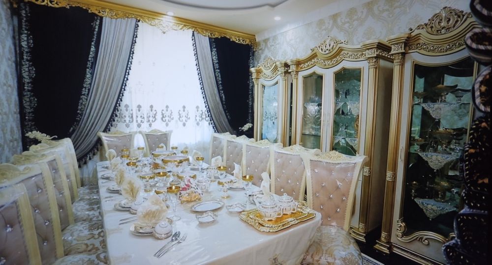 В Центре 4х комнатная квартира