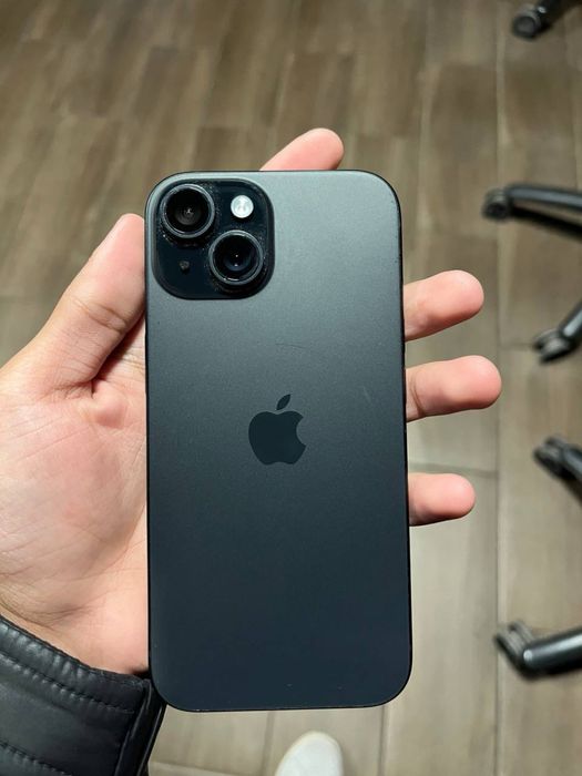 Продам айфон 15 в гарантии