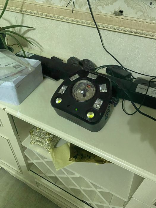 Jbl partybox 1000 продам