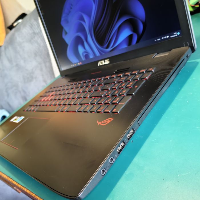 Asus Tuf Gaming с большим экраном